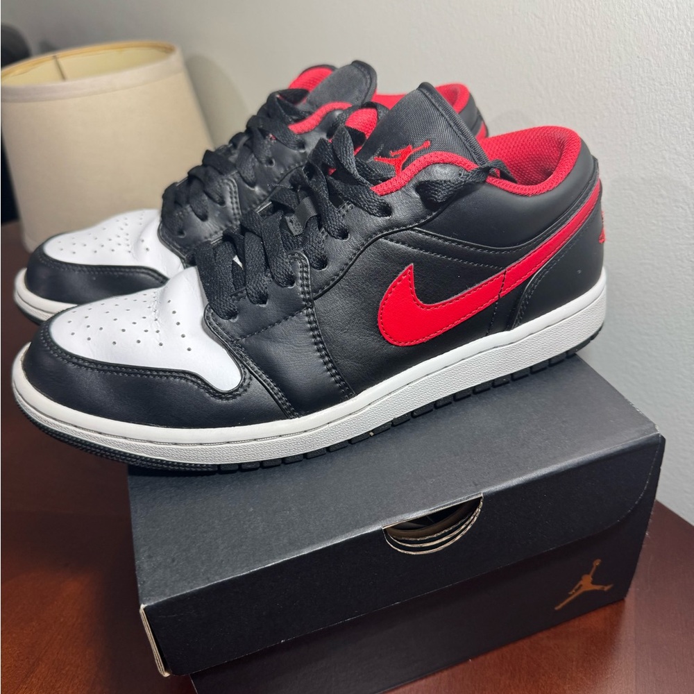 Nike Black and Red Men's Shoes